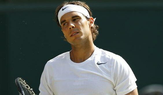 En octavos de final de Wimbledon, la Armada española se quedó sin representantes. En la imagen, Rafa Nadal se lamenta en su derrota ante el australiano Kyrgios